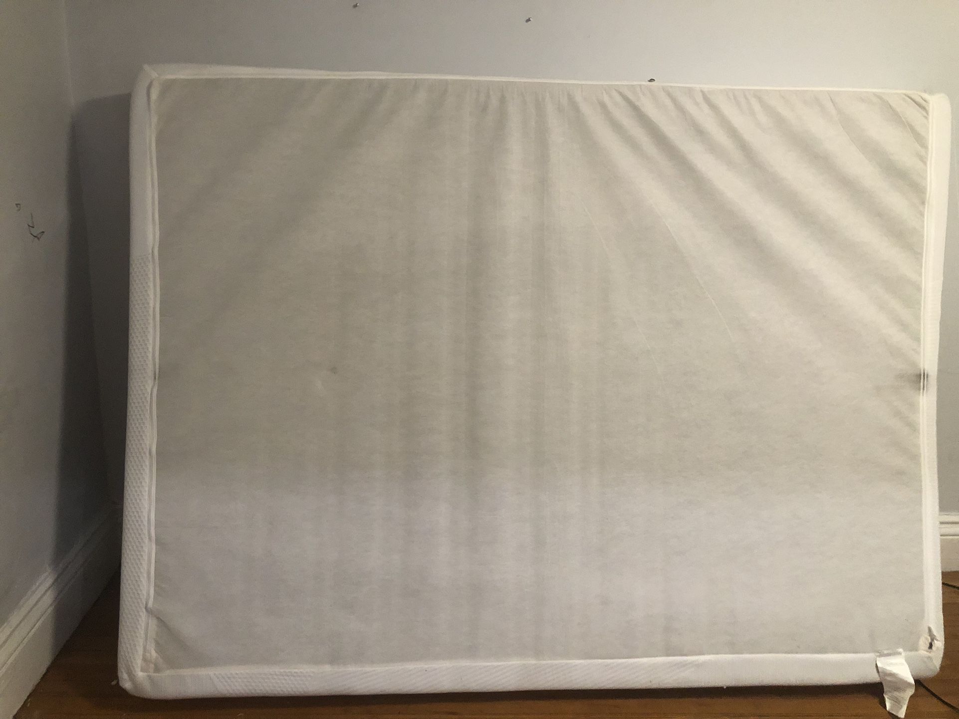 Preowned Queen Size Mattress from Walmart – Perfect Condition