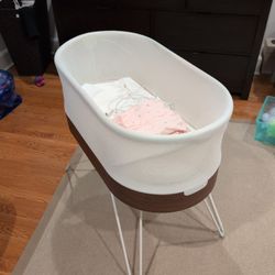 Happiest Baby Snoo Smart Sleeper Bassinet