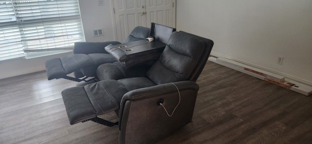 3 Seat Recliner Couch