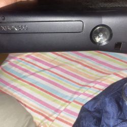 Xbox 360 (controllers 2 Plus Cords)