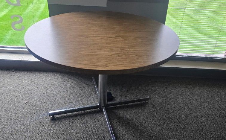 42" Round Office Table