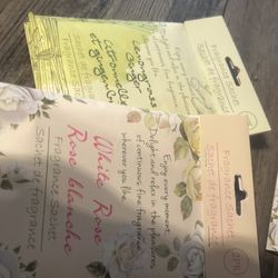 Brand new sachet packs smells amazing four in total