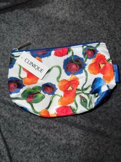 Clinique brand new makeup bag-WILL CONSIDER OFFERS:)
