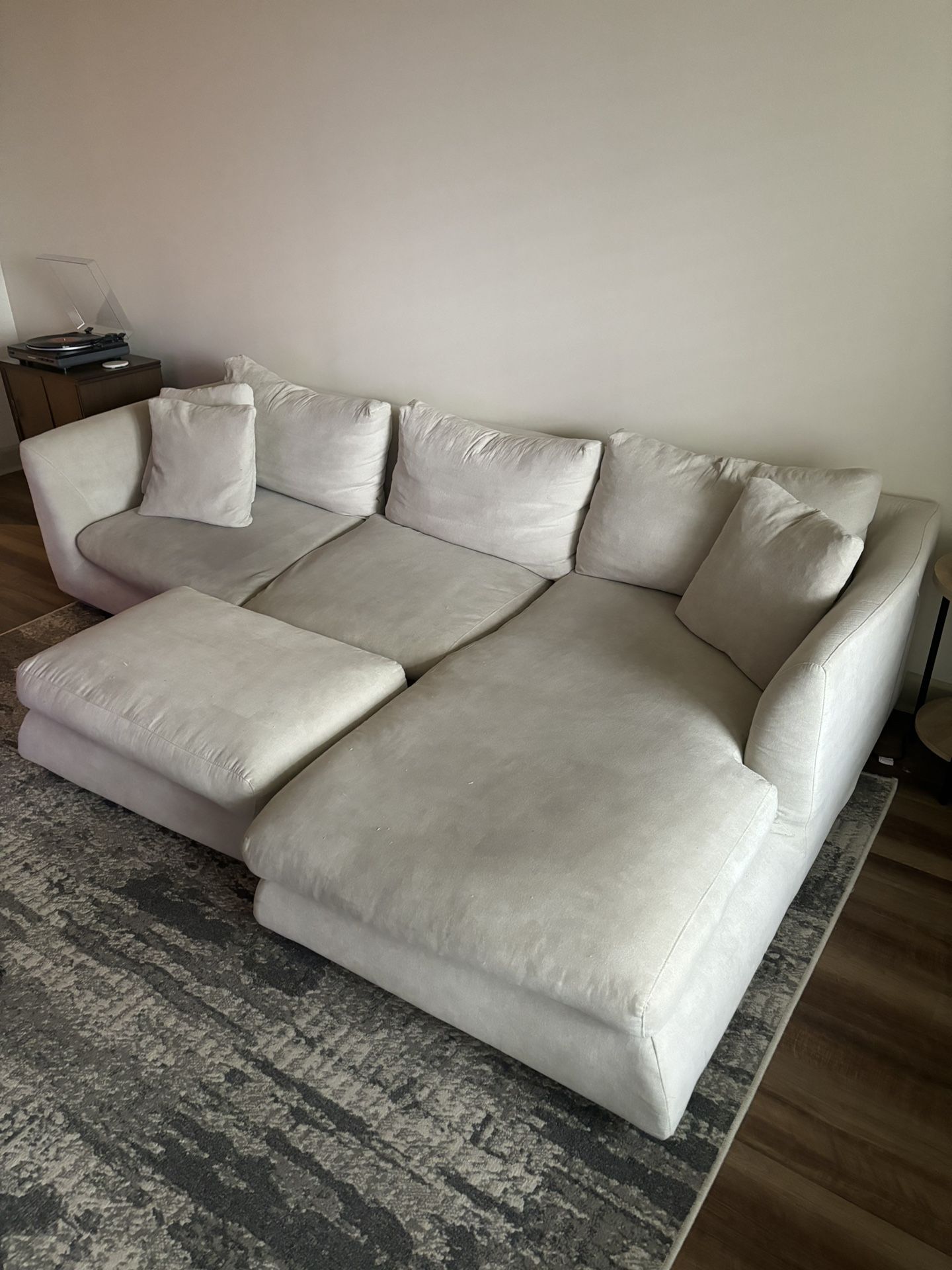 Valyou Feather Sectional 