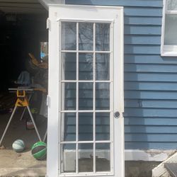 **free— Exterior Door 32”x 80” Right I swing