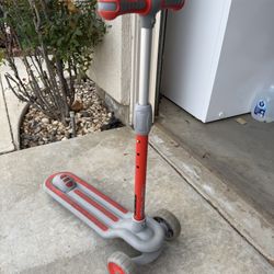 Jetson Learn & Grow 3-Wheel Kids Scooter 