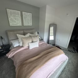 Queen Upholstered Bed 