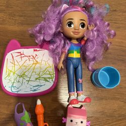 Gabby's Dollhouse Craft-a-Riffic Rainbow Gabby Deluxe Craft Doll 