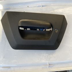 05 Chevy Avalanche Oem Tail Gate Opening Mechanism With Cover Plastic No Key