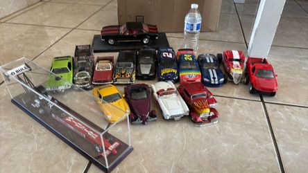 Die cast metal cars LOT