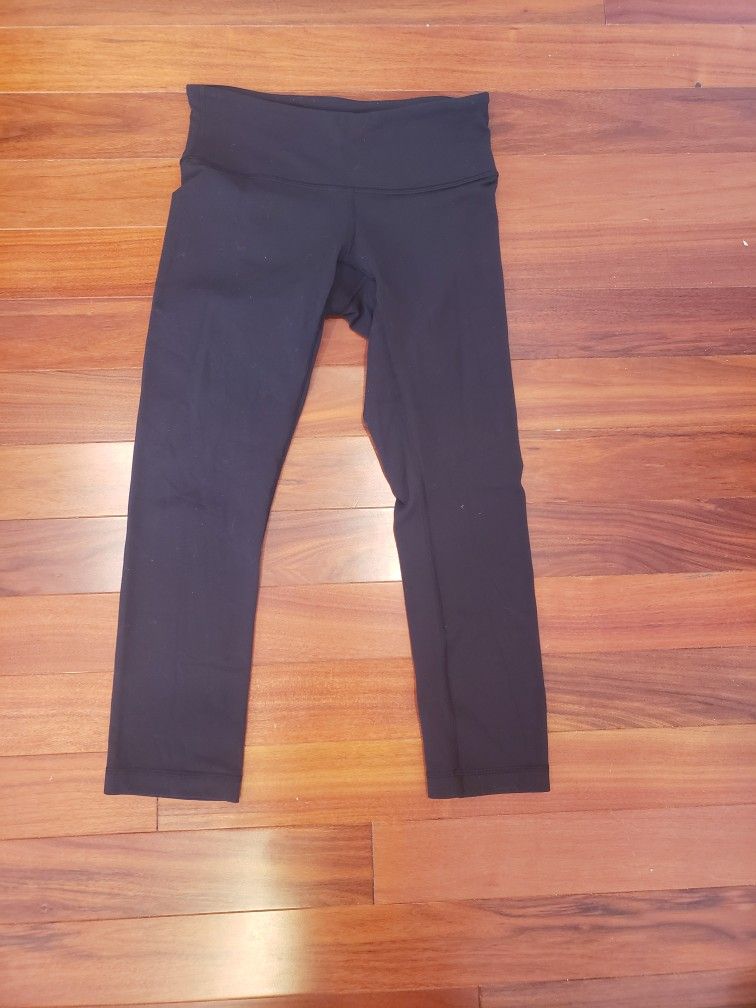 Lululemon Black Capris