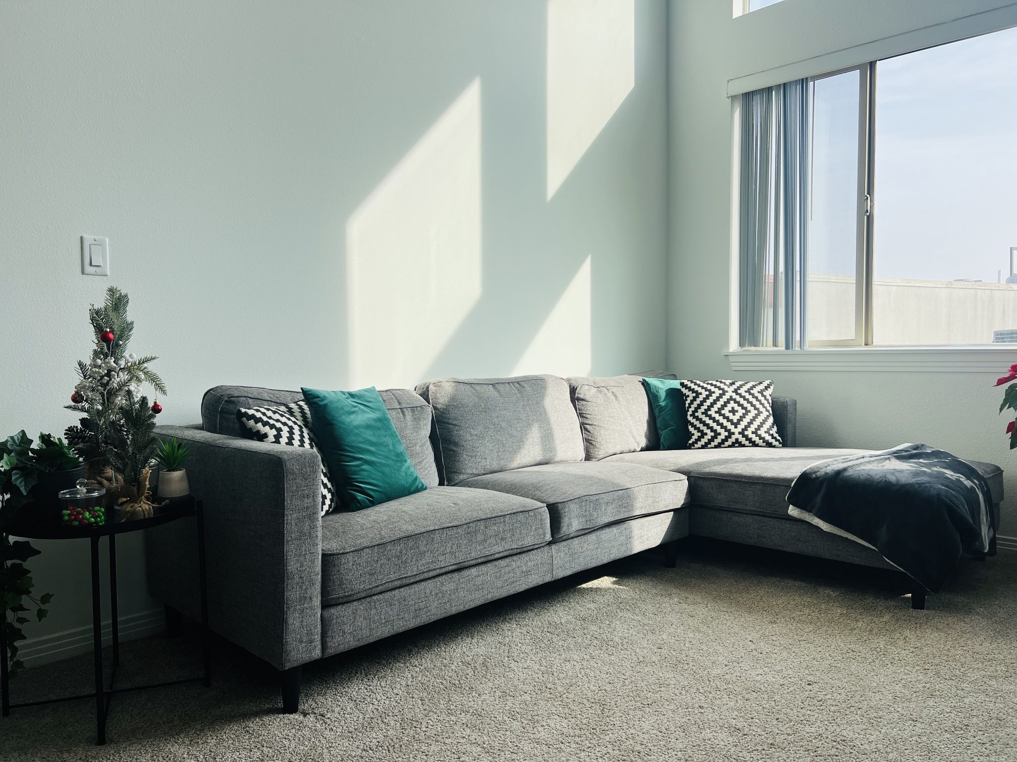 Sectional Couch With Chaise