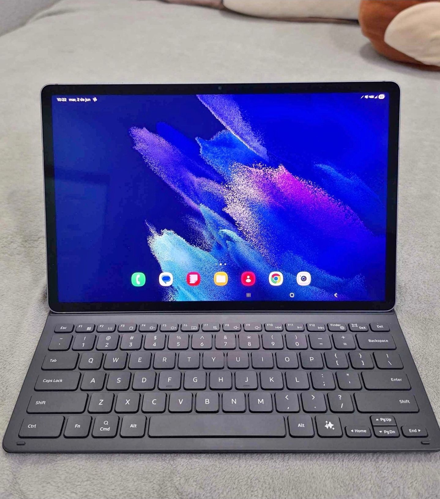 Samsung Galaxy tab S10 + 5G (WiFi + Unlocked) w S Pen and Official Keyboard Book Case. Open Box