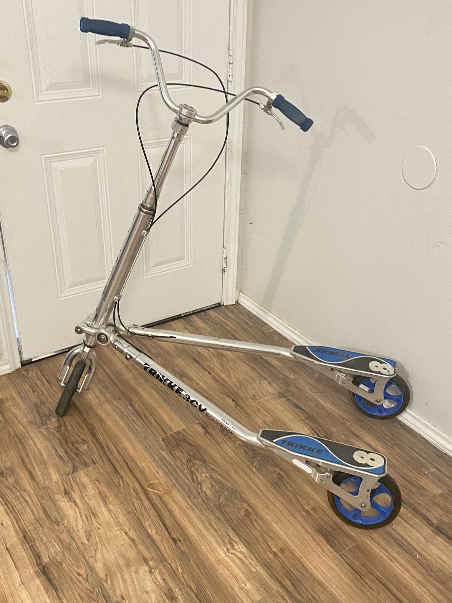 Trikke 8 3CV Carving Cambering Trike Adult Scooter for Sale in