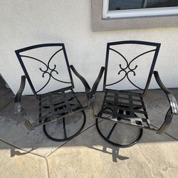 Patio Furniture  Set of 2 Swivel Patio Chairs, aluminum, Cushions are included