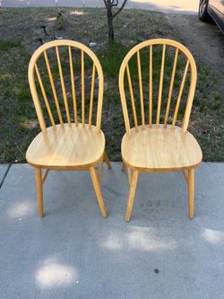 Set of 2 wooden spindle back chairs