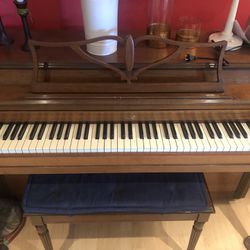 Upright Piano, Spinet