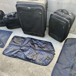Zero Halliburton 4 Piece Luggage Set