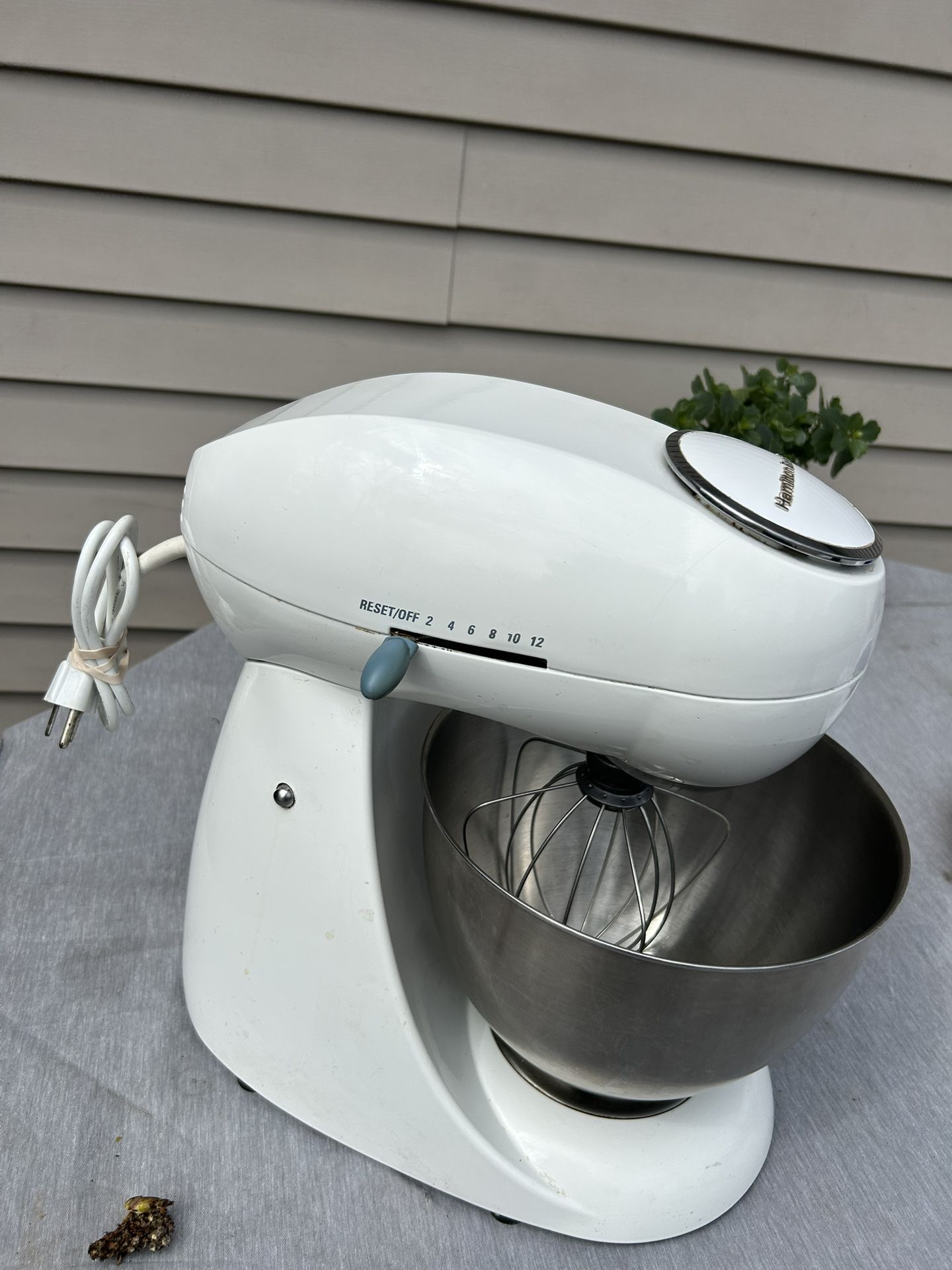 Hamilton Beach White Stand Mixer Model 63101