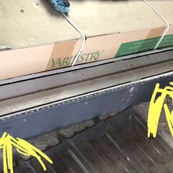 Electric drop down projection screen