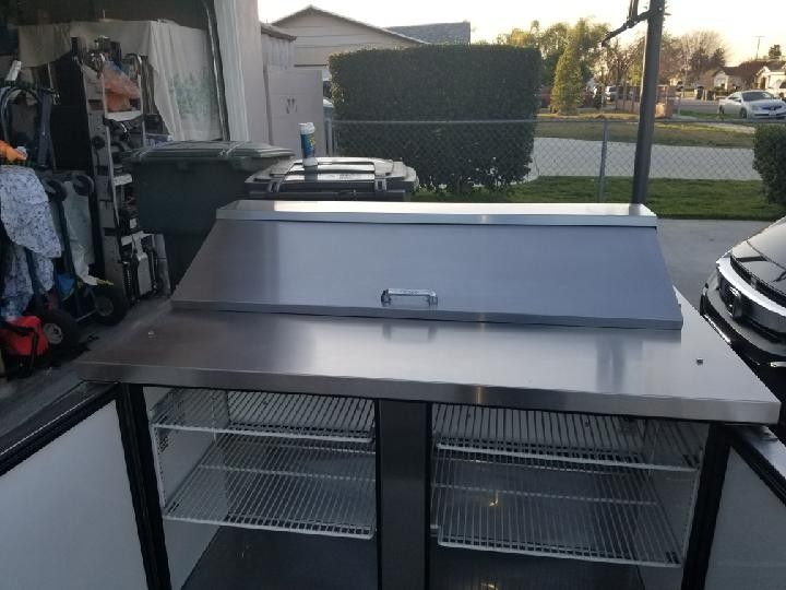 True brand Commercial Cold Table