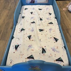 Frozen toddler bed 