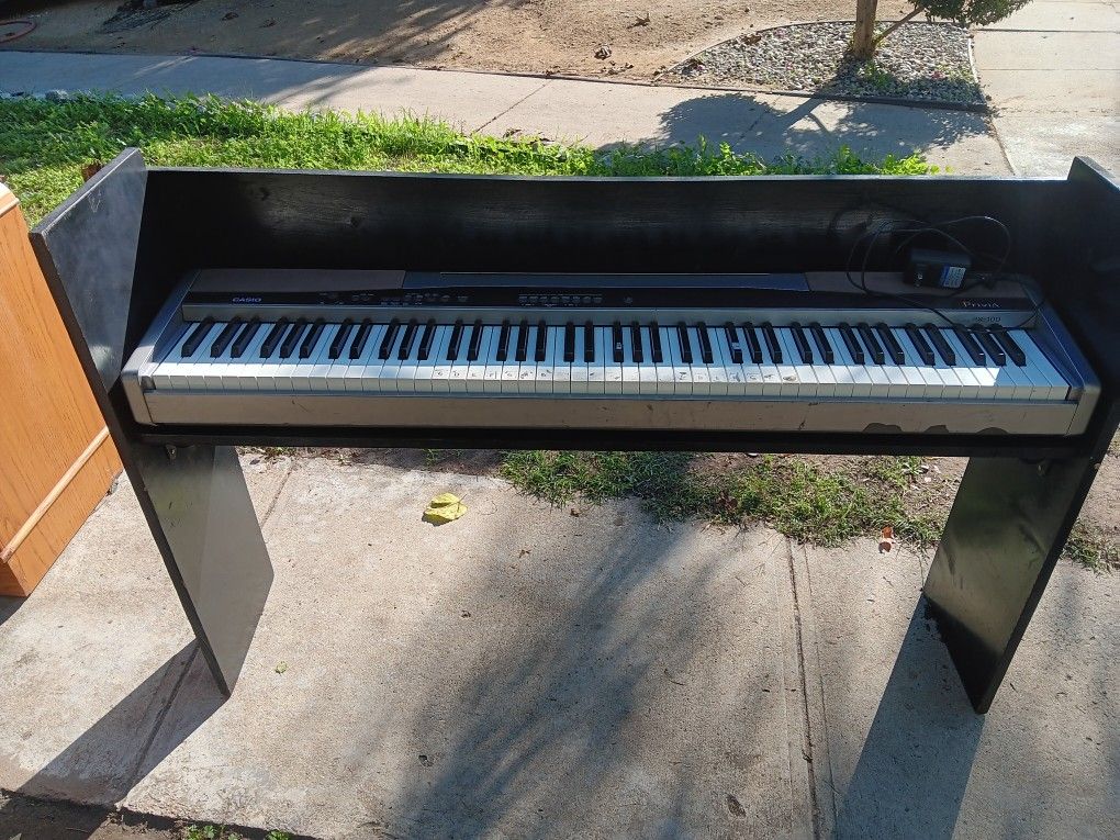 !! Keyboard Casio With Homemade Stand Works Great