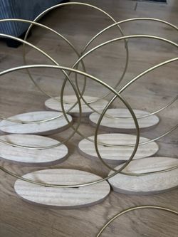 Gold Metal Ring Decor with Wood Base – Set