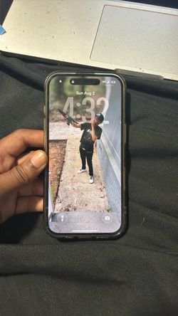 iPhone 16 128GB in Blue/Ultramarine