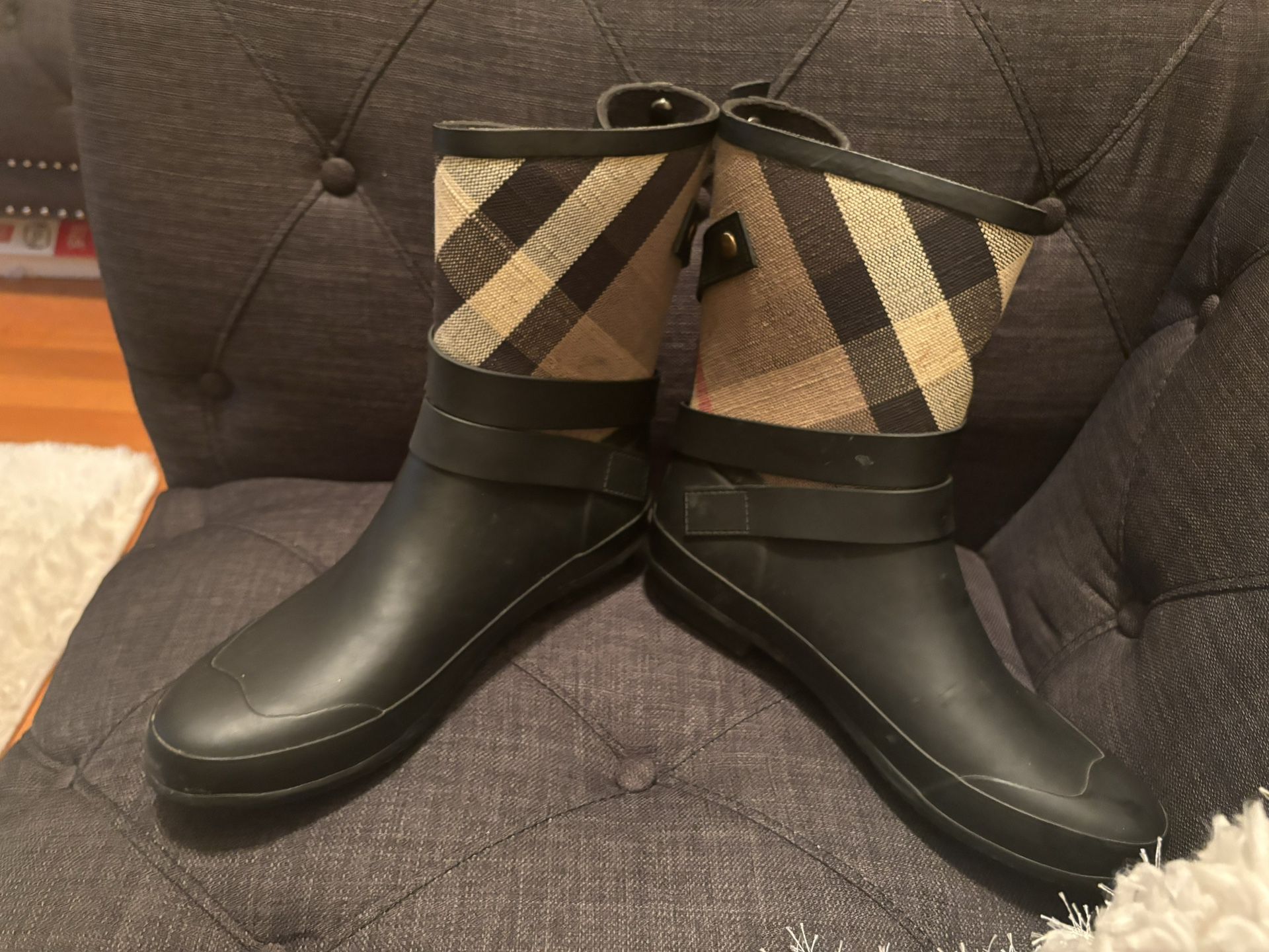 Burberry Rain boots Size 41