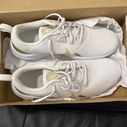 Womens Nikes Shoes Size9 NEW