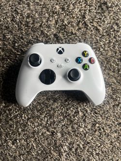 Xbox Wireless Controller — White — Batteries Not Included