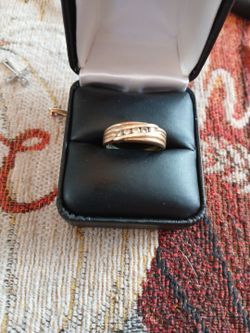 14k Yellow Gold Diamonds Ring