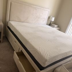 King Size Bed With Mattress 