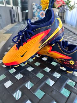 Nike Phantom Soccer Cleats size 4.5Y