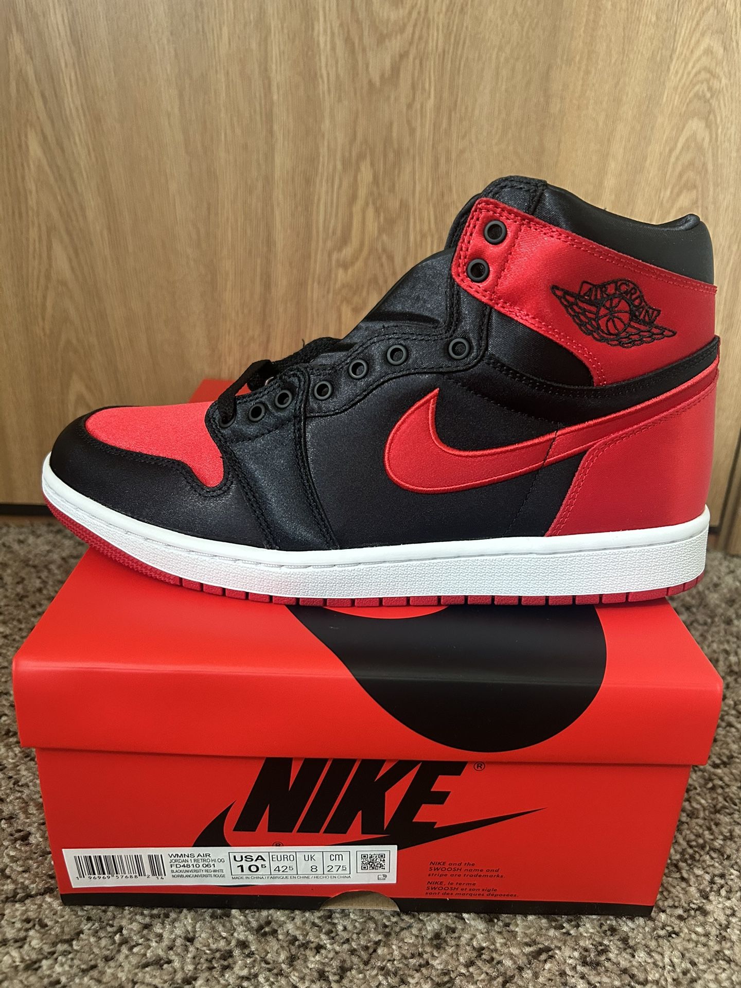 Jordan 1 Retro High OG Satin Bred Size 9 Women