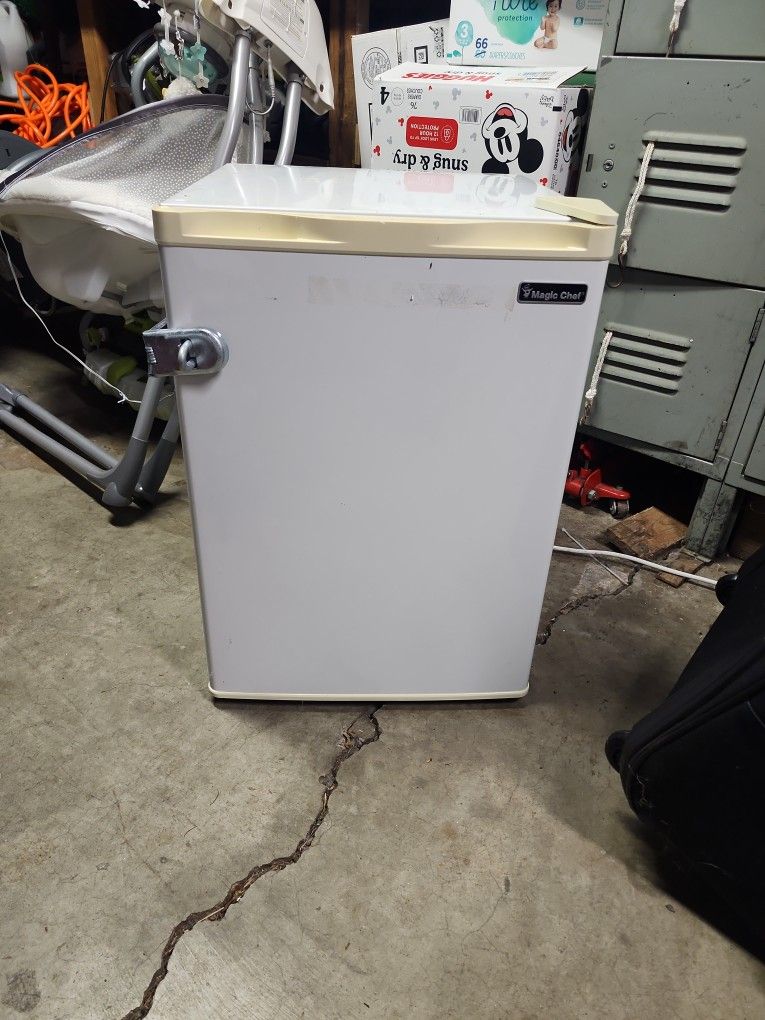 Mini Fridge