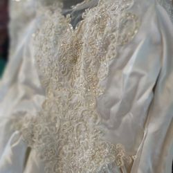Beautiful WEDDING DRESS--Just $45