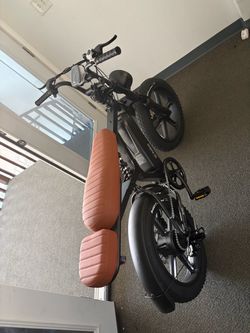 Retro lovers, this one's for you 😎🚲  TST R6 Retro Electric Bike — $550