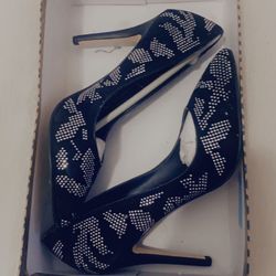 Charles by Charles David Heels Grey & Black 7 1/2