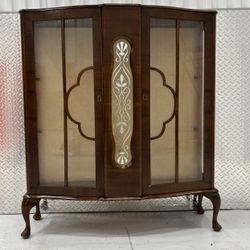 Adorable Vintage mahogany curio cabinet 