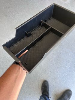 Blazer EV center console tray