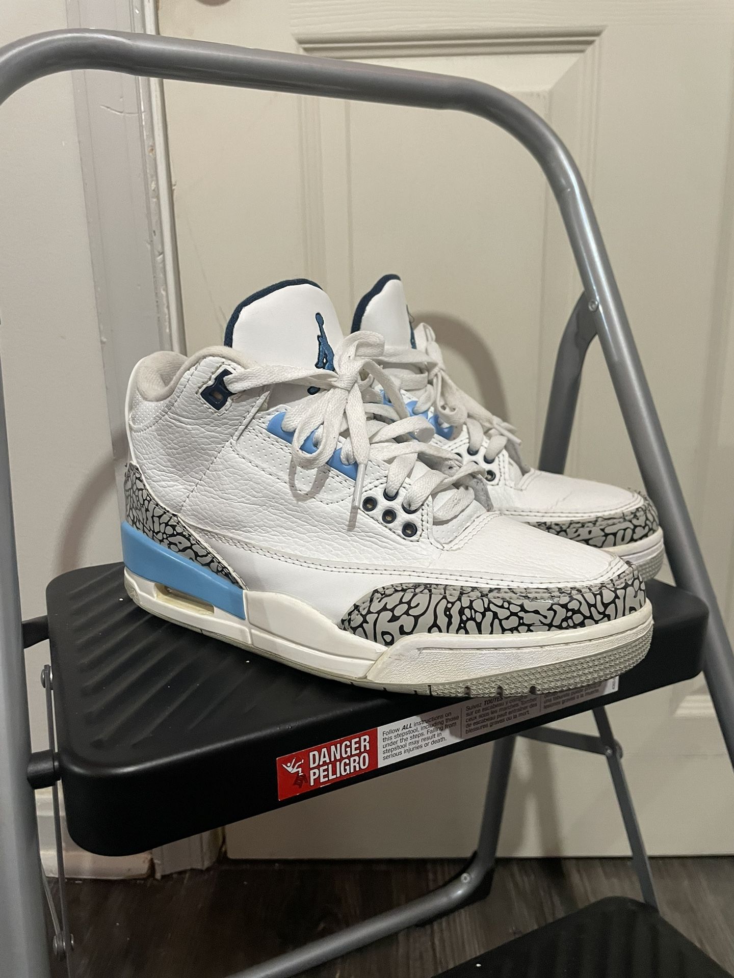 Air Jordan 3 Retro 'UNC'
