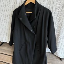 Women’s Jacket in black. Small.