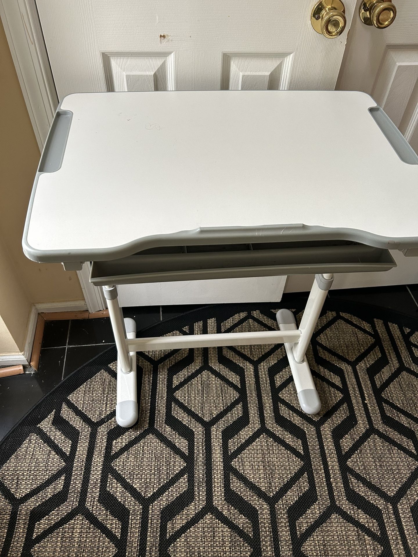 Kids Adjustable Desk