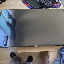 TCL Roku TV No Legs Attached To Wall Mount