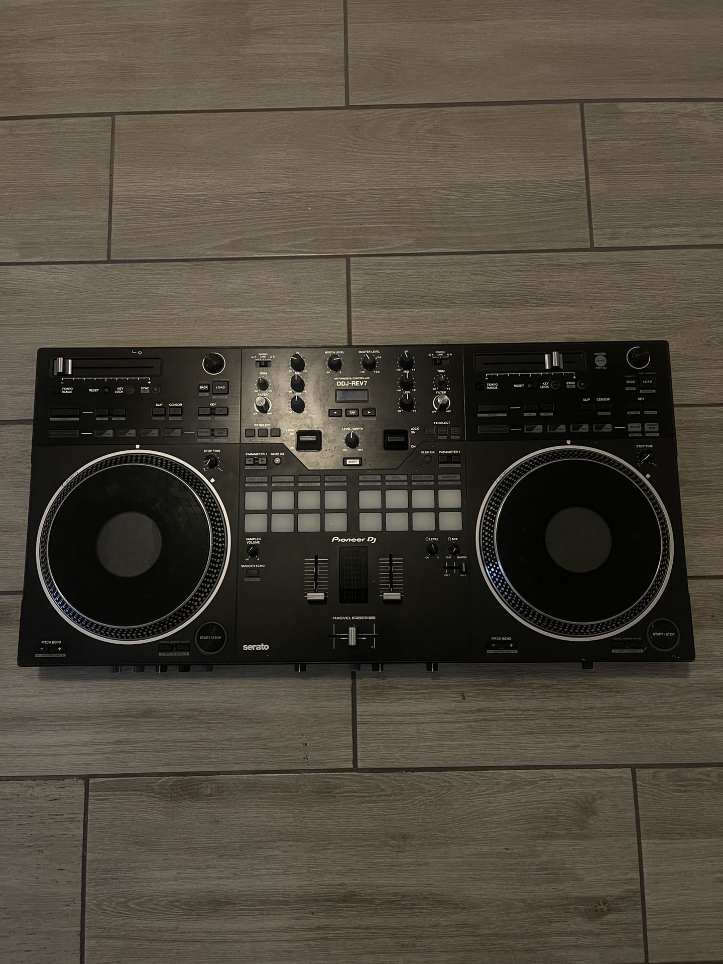 Pioneer DJ DDJ-REV7
