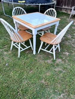 Dining set/4 chairs