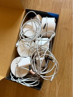 Google WiFi mesh 5 pucks
