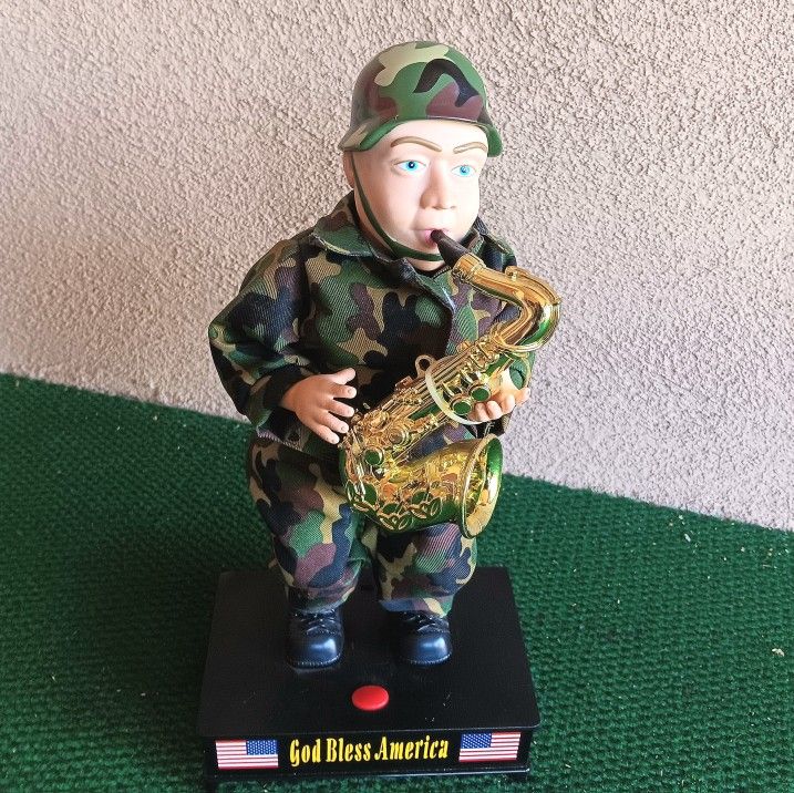 Singing Soldier Patriotic G.I battery operated 16 in doll